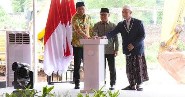Bupati Sidoarjo Subandi Dampingi Menko PM Muhaimin Iskandar Resmikan Groundbreaking Pembangunan Ulang Ponpes Al Khoziny dengan APBN Rp.125,3 miliar